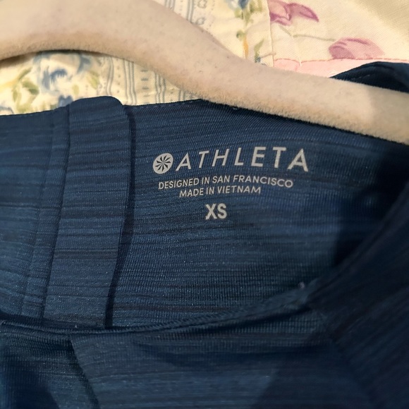 ATHLETA TOP W/THUMBHOLES SOFT Like new - Picture 6 of 12